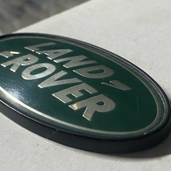 Land Rover emblem - Picture 5 of 5